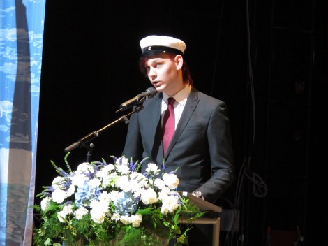 Jukka Saini piti ylioppilaan puheen. Kuva Heli Toivonen.