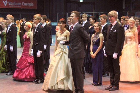 Tilussa on niin paljon taitavia tanssijoita, että näytökset näyttävät upeilta. Kuva: Dana Mikhlik.