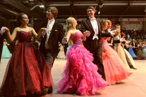 Iltanäytöksessä vanhoilla oli hymy herkässä. Kuva: Dana Mikhlik.