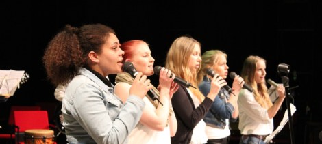 Angelique Kidjon kappale Agolo sai helmeilevän tulkinnan Tilun musaopiskelijoiden käsittelyssä. Kuva: Antti Pentikäinen.