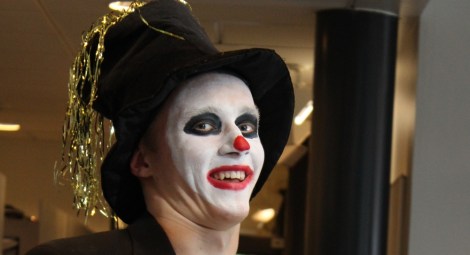 Bling-bling-variksenpelätti...? Kuva: Pipsa Hämäläinen ja Tua Valtonen