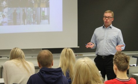 Mikko Kortelainen kertoi, kuinka presidentin taustajoukot toimivat.