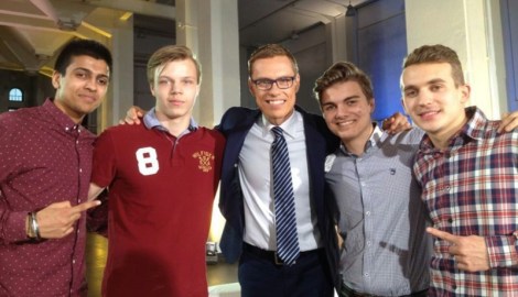 Vielä yksi Stubb-kuva: Harmanvir Saini, Toni Tähtinen, alexander Stubb, Jere Sundqvist ja Artturi Peltola.