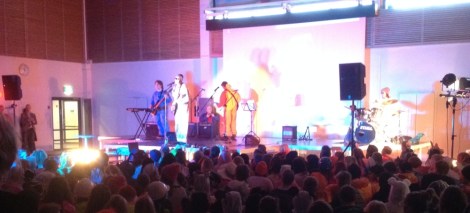 Abivideon lisäksi penjkkarigaalassa kuultiin musiikkia ja kilpailtiin. Kuva: Mila Griinari.