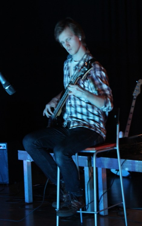 Herkkä hetki. Kuva: Antti Pentikäinen.