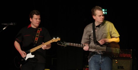 Vanhan koulun edustajat: Eero ja Niko. Kuva: Antti Pentikäinen.