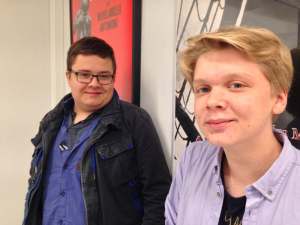 Rasmus Wide ja Heikki Ranta Käyvät ELO3-kurssia. Kuva: Antti Pentikäinen.