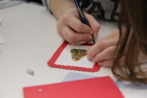 Kortti tuntemattomalta ilahduttaa. Kuva: Heli Toivonen.